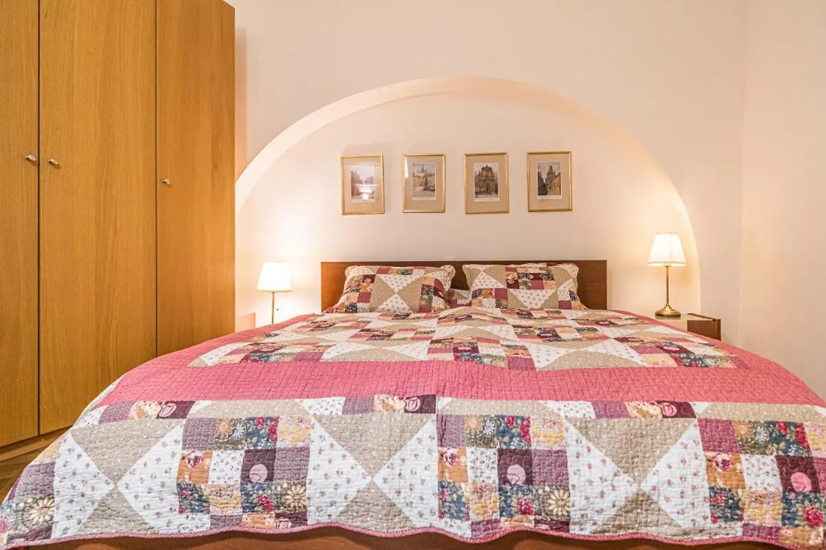 Karmelitska 1 Luxury 1 Bedroom Prague Apartment